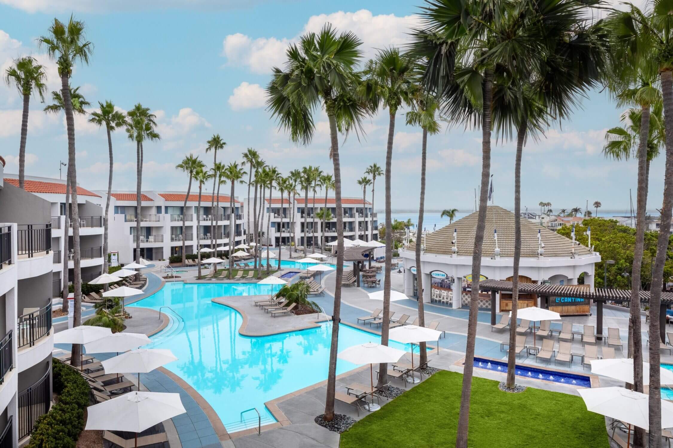 Loews Coronado Bay Resort features three heated pools, including a dedicated family pool and hot tubs with beautiful bay views. Kids can splash and play in the family-friendly pool, while parents relax and take in the scenic waterfront setting. A perfect resort for families looking to enjoy a fun and relaxing stay in Coronado.